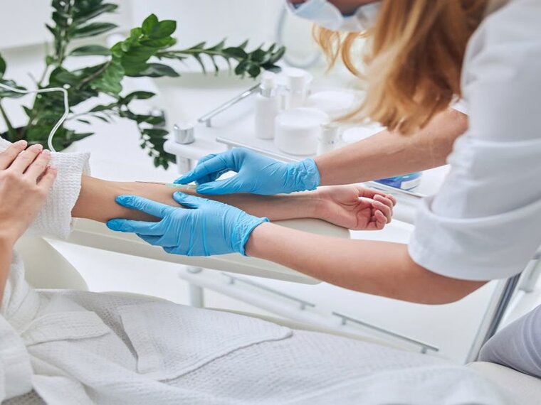 TÌM HIỂU CÁCH ĐIỀU TRỊ VÀ NHỮNG TÁC DỤNG PHỤ SAU ĐIỀU TRỊ UNG THƯ CỔ TỬ CUNG